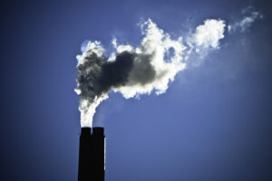 Coal plant emitting smoke in the air